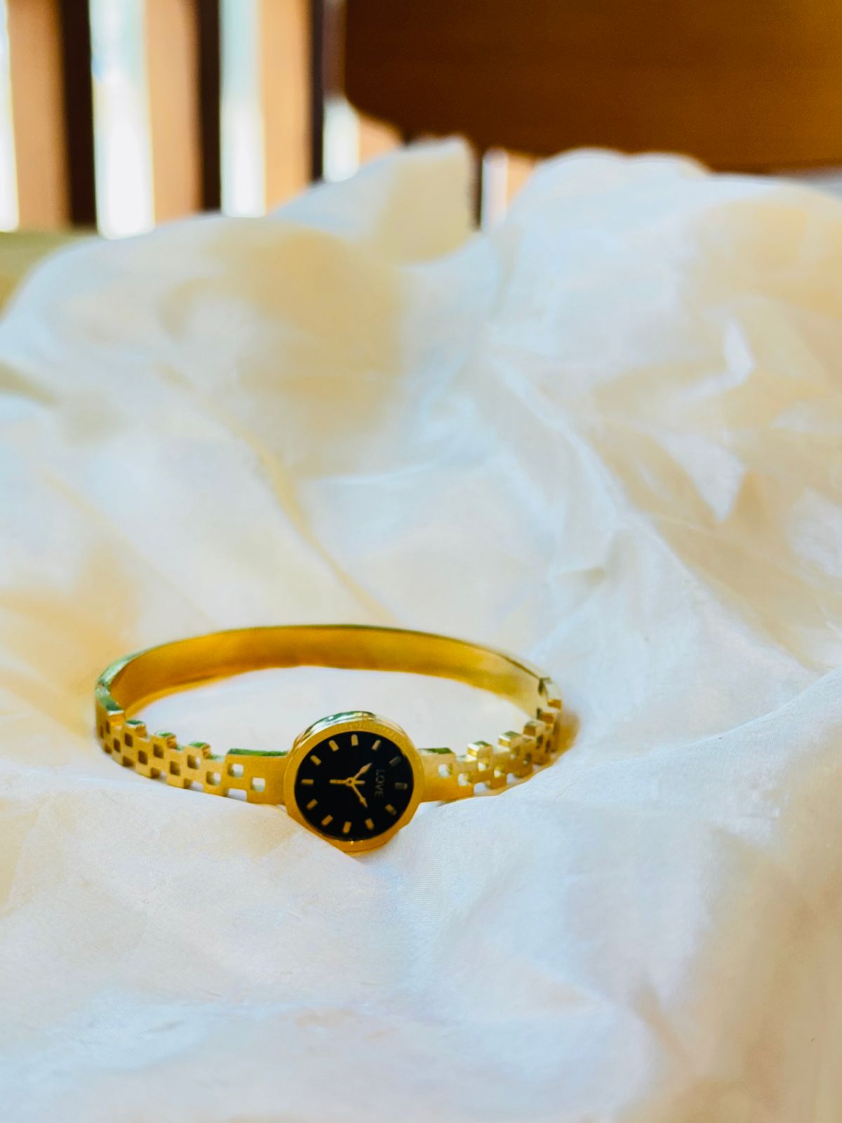 Round Dial Gold Bracelet